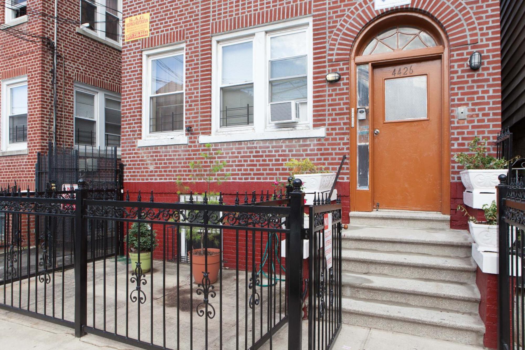 Studio, One And Two Bedroom Apartments - Bronx New York Eksteriør bilde
